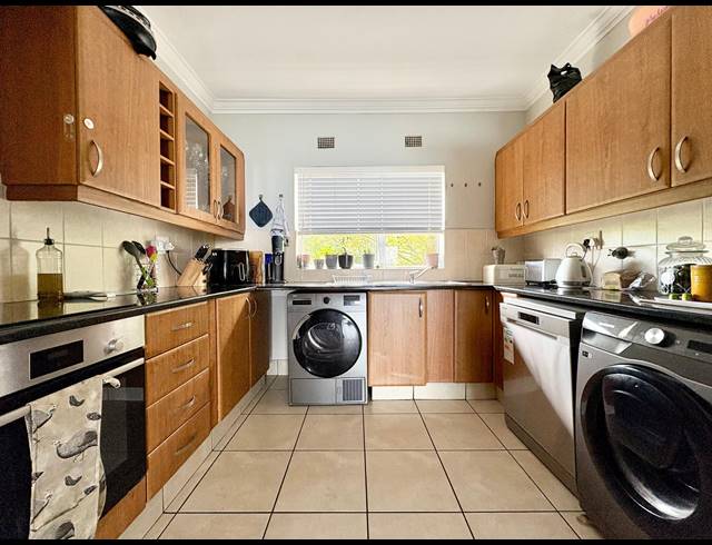 3 BEDROOM APARTMENT FOR SALE IN UMDLOTI BEACH